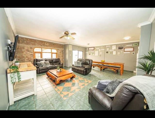 5 BEDROOM HOUSE FOR SALE IN KENLEAF